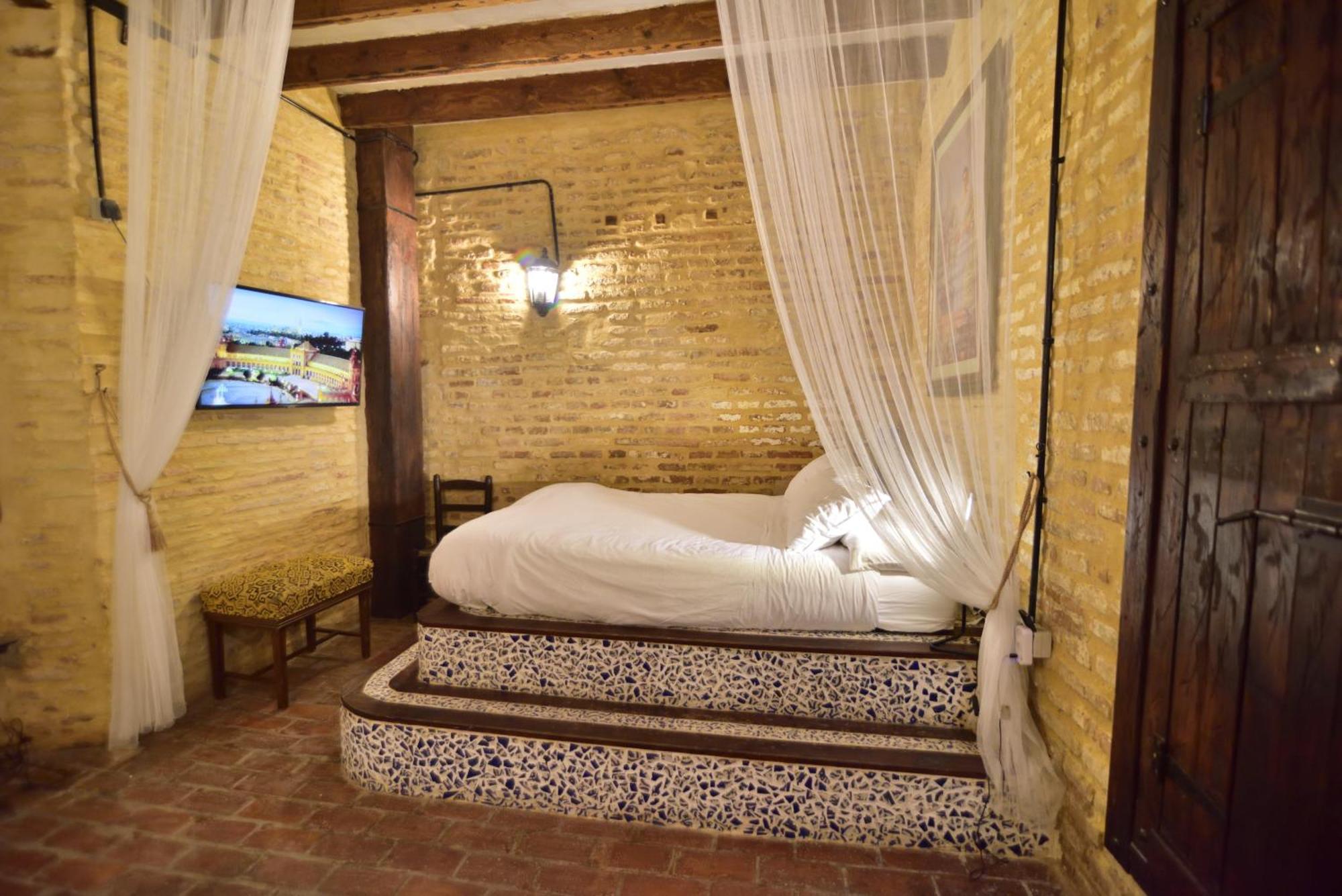 Suite Dona Ines Barrio Santacruz Seville Exterior photo
